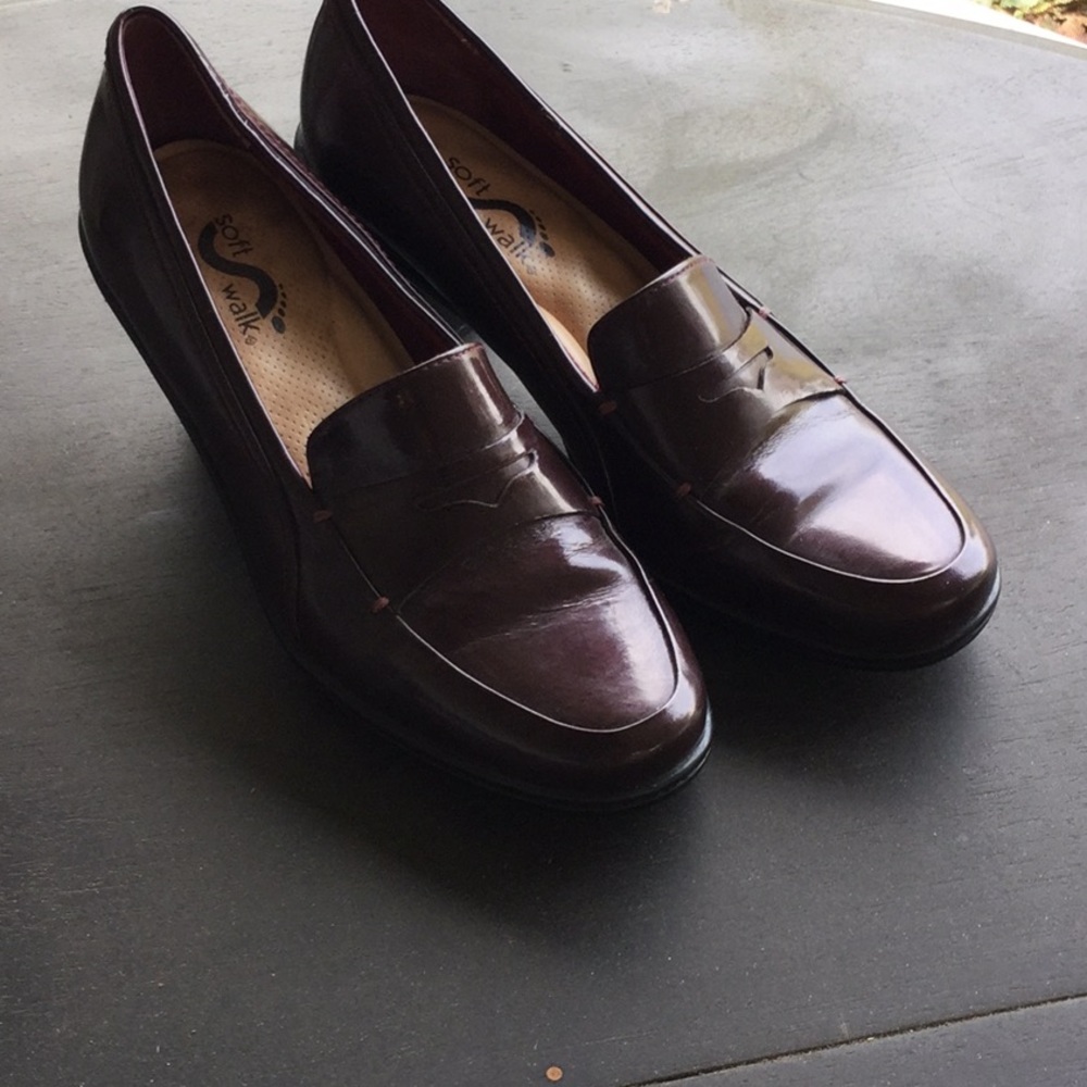 WINE COLORED SOFT WALK PUMP VERY NICE GREAT SHOES